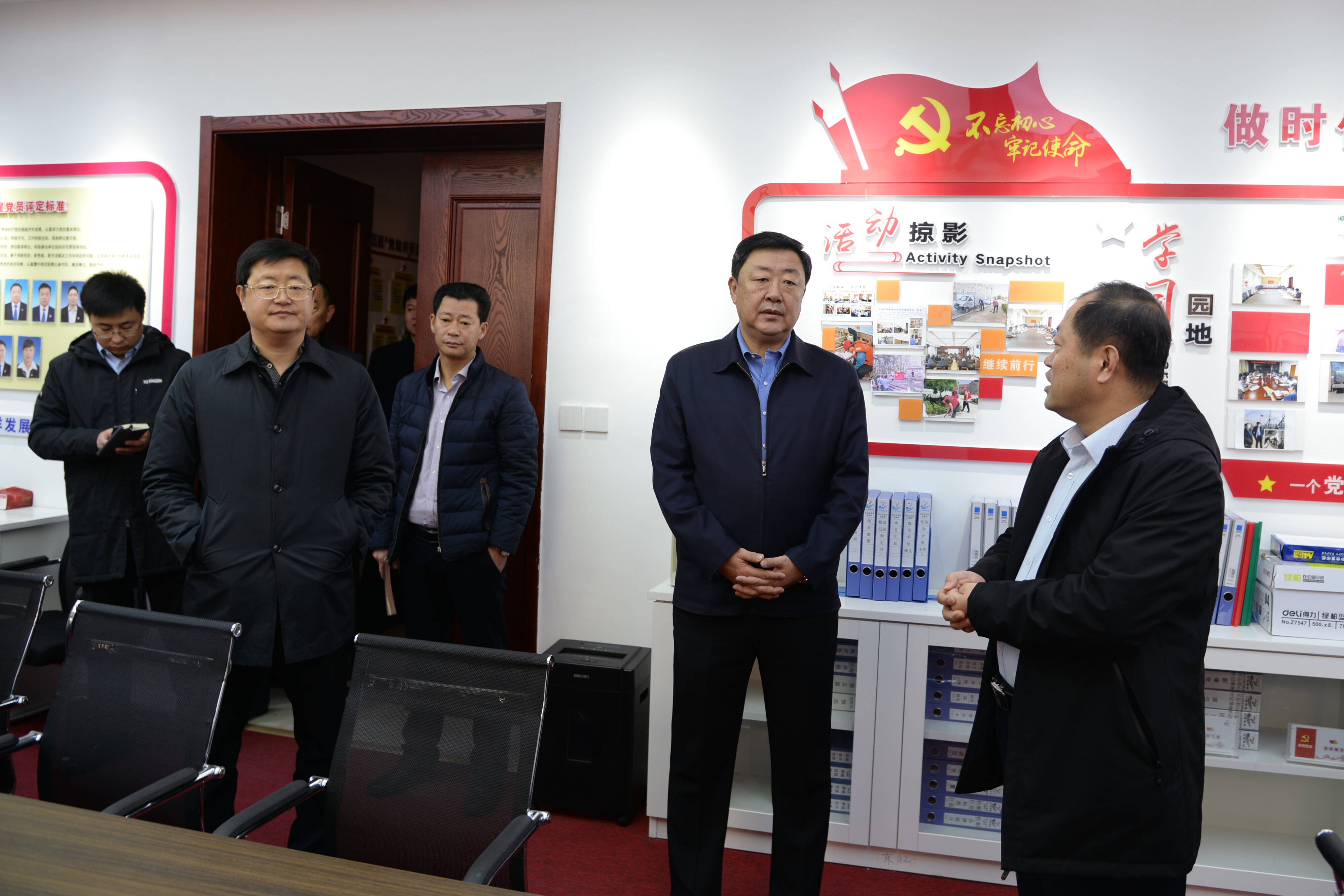 周兵实地督导渔船管控及牡蛎安置区建设工作
