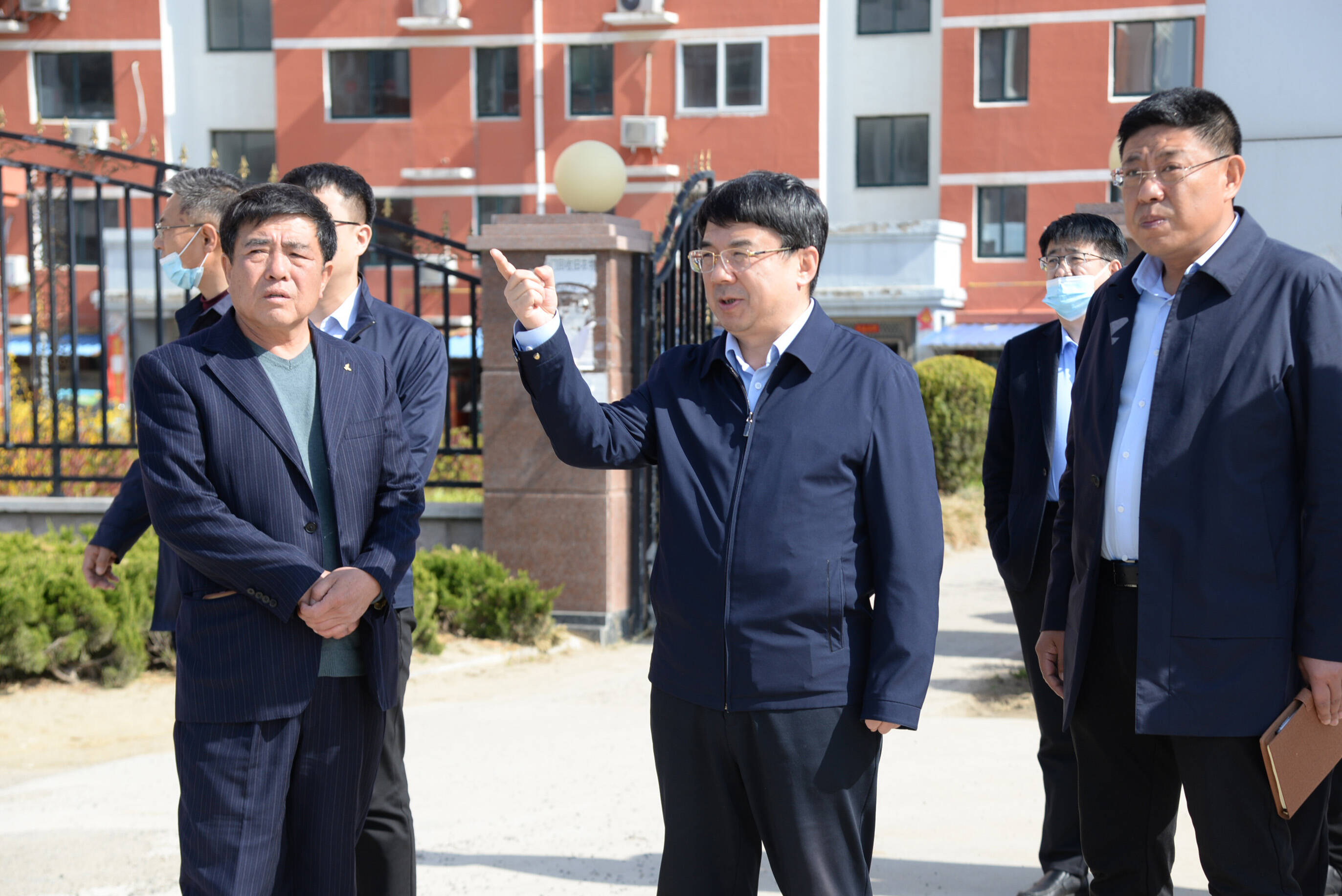 乳山市政府 乳山要闻 刘奎忠实地调研白沙滩镇经济社会发展情况和村