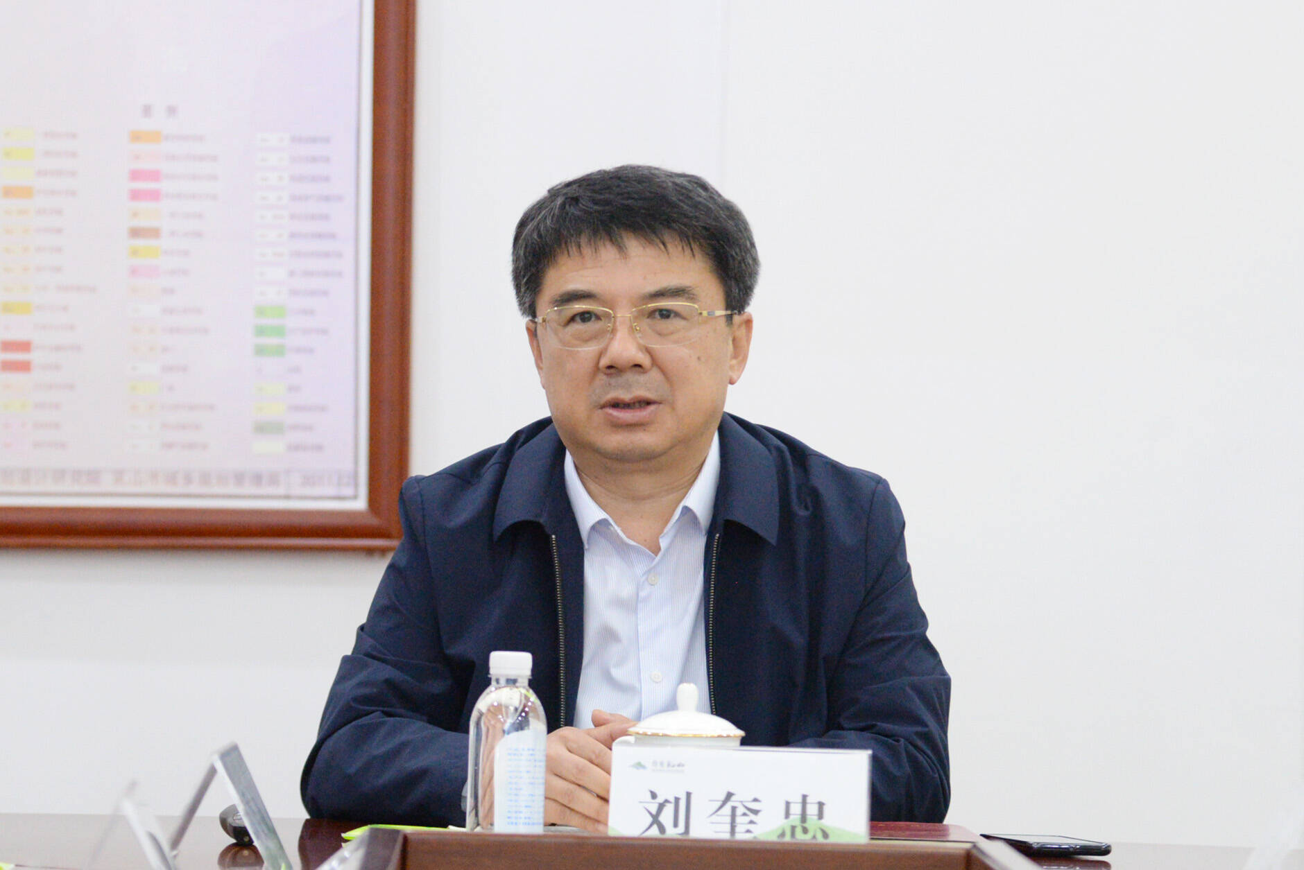 乳山市政府 乳山要闻 刘奎忠实地督导海岸带整治修复工作