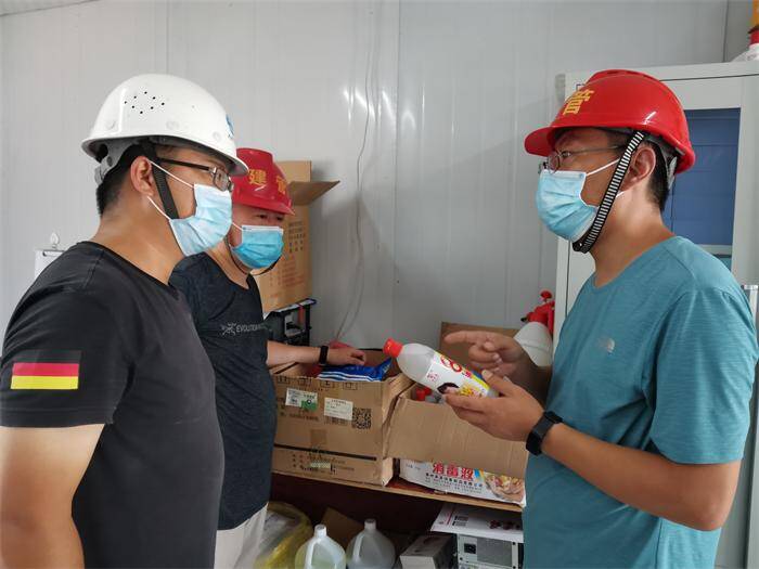 市住建局开展建筑工地疫情防控督导检查
