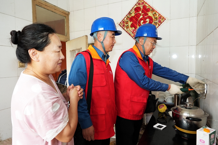 贴心服务 保障供电3.jpg